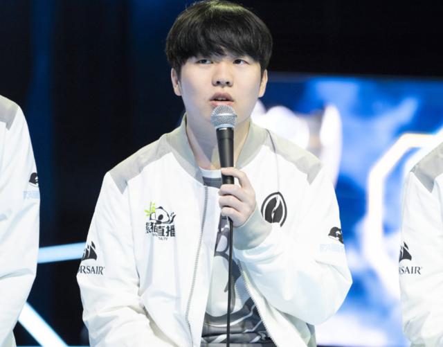 FlyQuest 签下罗马尼亚 AWPer regali