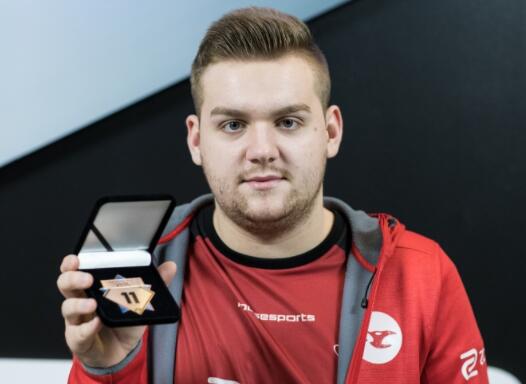 CSGO Top 1大神EliGE教你该如何设置游戏按键