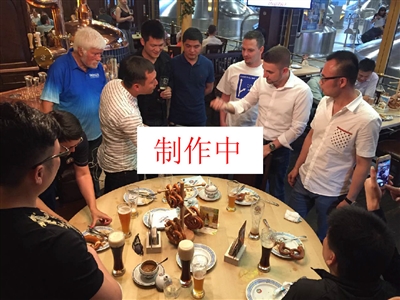 先英雄打